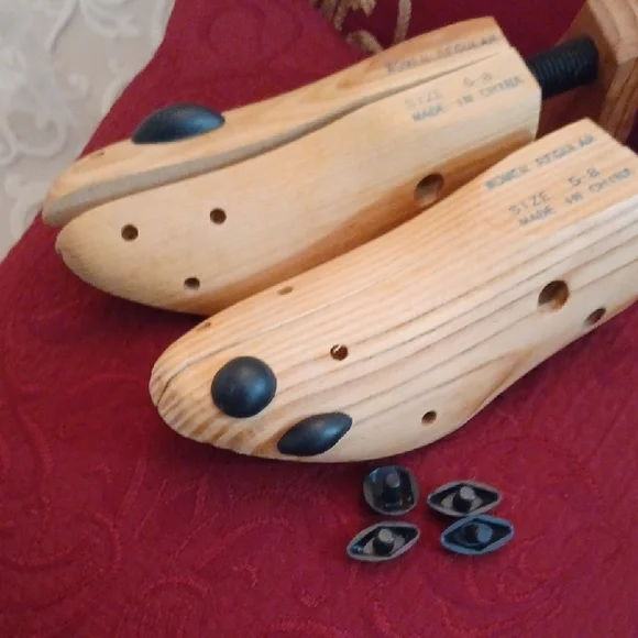Wooden Shoe Stretchers - Natural Wood Women’s Shoe Care - Picture 6 of 6